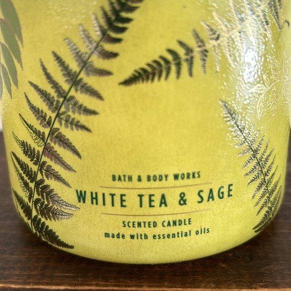 Bath & Body Works White Tea & Sage 3 Wick Scented Aromatherapy Yellow Candle - Picture 2 of 8